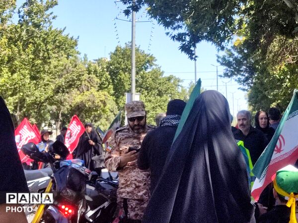 حضور پرشور ملت عظیم الشأن ایران در مراسم وداع با پیکر رهبر شهید