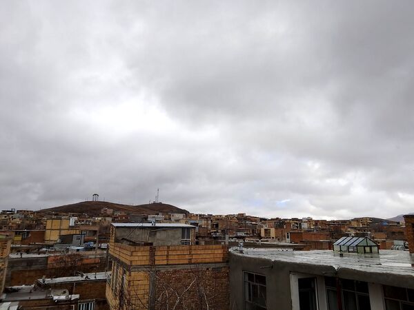 بارش زیبای باران با عطر و بوی بهار در شهرستان بن