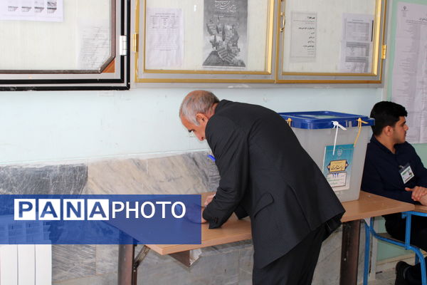 حضور خرم‌ آبادی‌ها پای صندوق‌های رای 