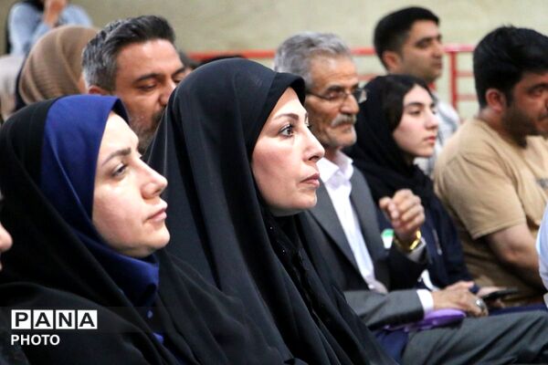 جلیل از ملی‌پوش هندبال قرچک پس از بازگشت از مسابقات قهرمانی آسیا