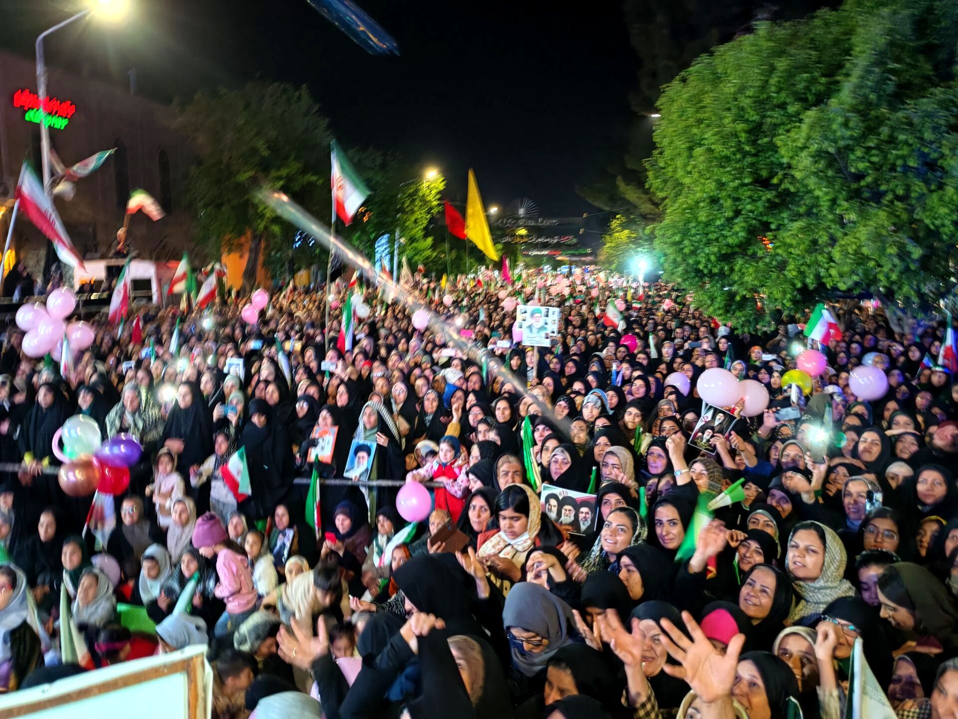 شب خاطره انگیز در مسجد جامع؛ پیوند آسمانی و جشن بزرگ دختران 