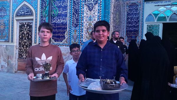عطر رضوی در شهر بن پیچید
