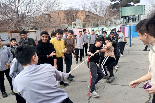 حضور پرشور دانش آموزان ناحیه دو شهرری در برنامه‌های متنوع دهه فجر و جشن انقلاب