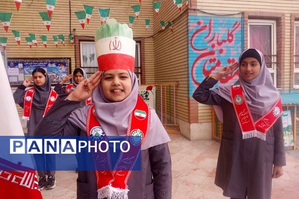مدارس اسلامشهر یکصدا در جشن انقلاب 
