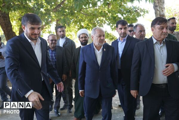 بازدید وزیر آموزش و پرورش از اردوگاه الغدیر شهرستان نهبندان