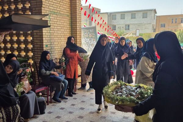 بهار دانش در هنرستان کوثر شهر قیامدشت