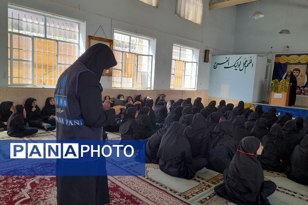 کارگاه آموزشی تغذیه سالم ویژه دانش‌آموزان پایه هفتم دبیرستان شاهد فیض