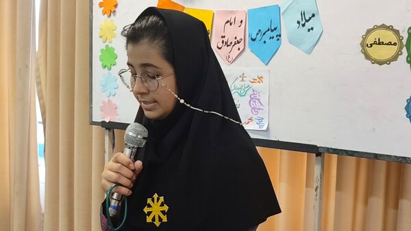 آیین تجلیل از ورودی‌های جدید دبیرستان فرزانگان قائمشهر