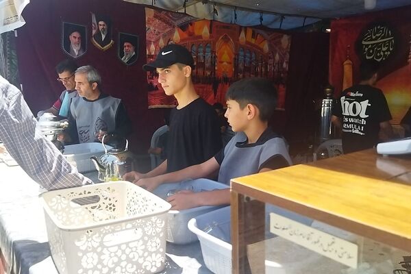 گذری بر فعالیت موکب خیمه العباس یک روز مانده به تشییع رهبر شهید در مشهد 