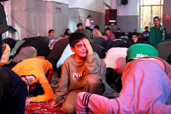  حس و حال معنوی دانش آموزان شرکت کننده در اعتکاف دانش آموزی مسجد مصلی طوقچی اصفهان