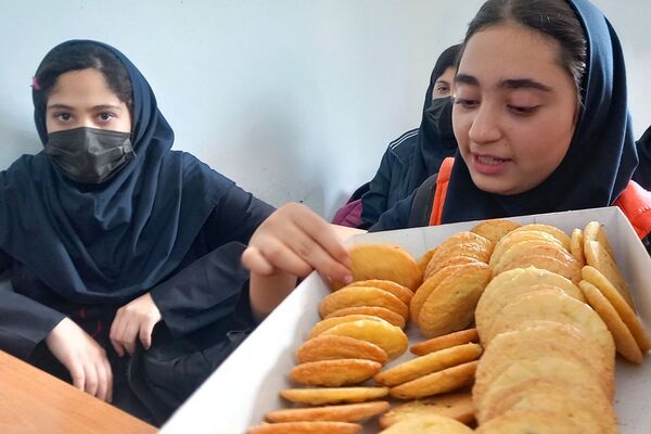 چرخش مهر گِرد مادران معلم دبیرستان دخترانه بعثت۲؛ طوافی از جنس عشق و سپاس