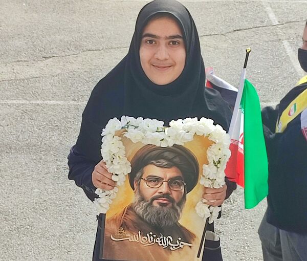 مراسم گرامیداشت شهدای مقاومت در دبیرستان گلشن آزادی مشهد