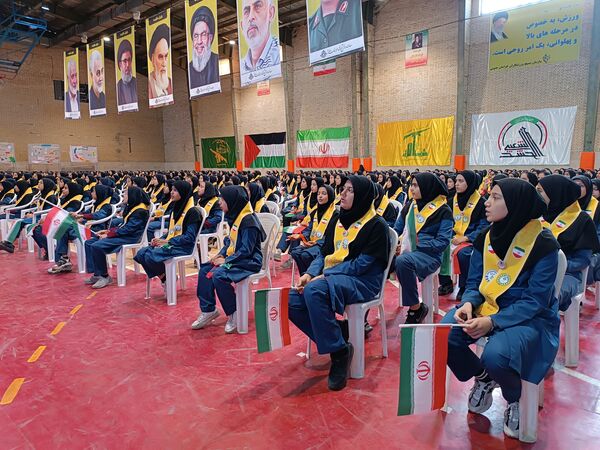 همایش بزرگ یاوران مقاومت در بیرجند 