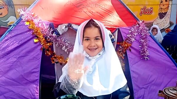 جشنواره غذا در مدرسه راه نور همدان