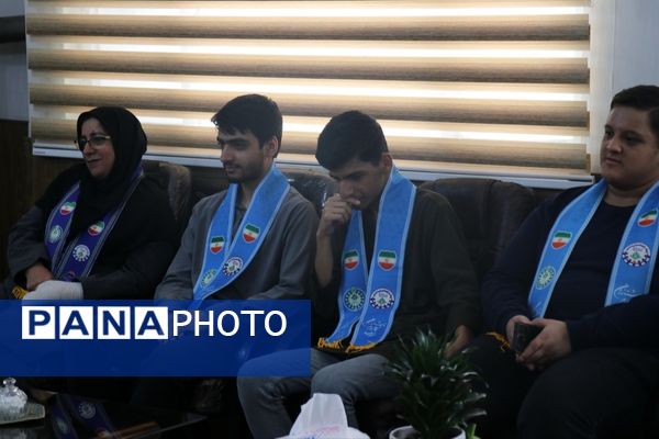 دیدار دانش‌آموزان پسر پیشتاز با مدیر سازمان دانش‌آموزی خراسان رضوی