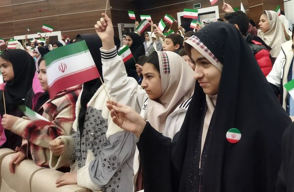همایش بزرگ همیاران طبیعت و آموزش همگانی حفاظت از محیط زیست در منطقه پردیس 