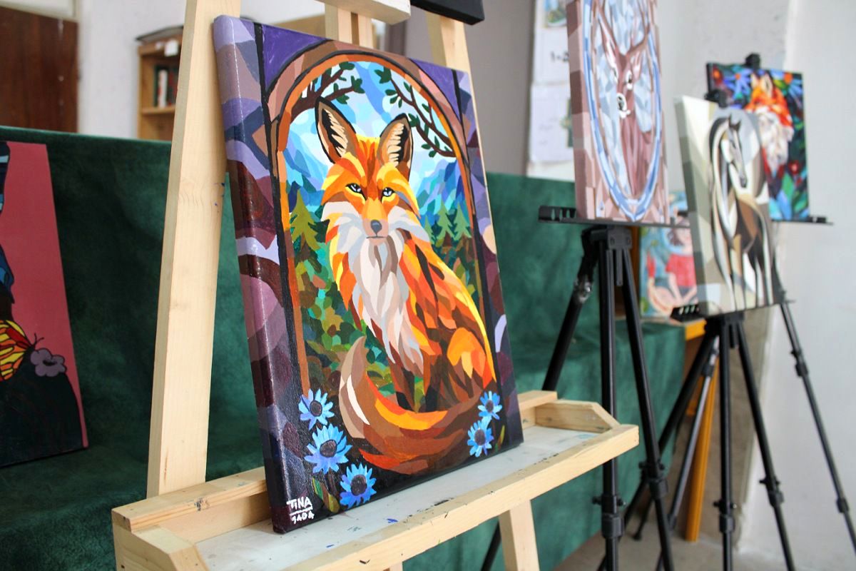 نمایشگاه آثار هنرجویان هنرستان فنی‌وحرفه‌ای دخترانه آفرینش پردیس