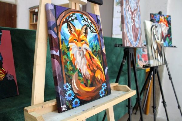 نمایشگاه آثار هنرجویان هنرستان فنی‌وحرفه‌ای دخترانه آفرینش پردیس