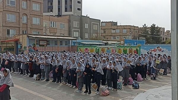 حال و هوای دانش‌آموزان در آغاز سال تحصیلی در دبستان نیایش ۲ 