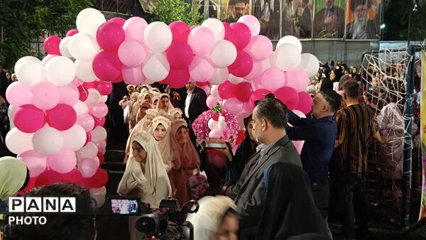 طلیعه بندگی خالق مهربان در جشن تکلیف دختران منطقه ۱۰