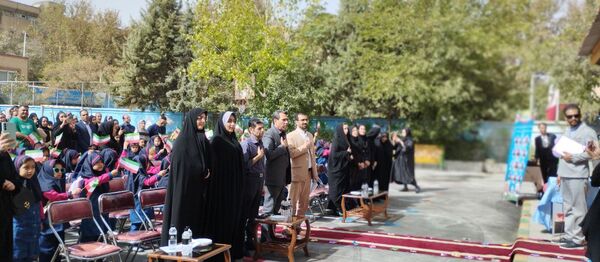جشن شکوفه ها در دبستان شهید رضا نایب ناحیه۴ مشهد