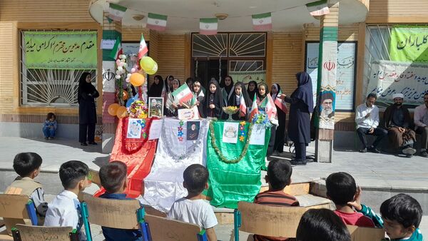 جشن باشکوه آغاز سال تحصیلی در مدرسه انقلاب حیدرخانی