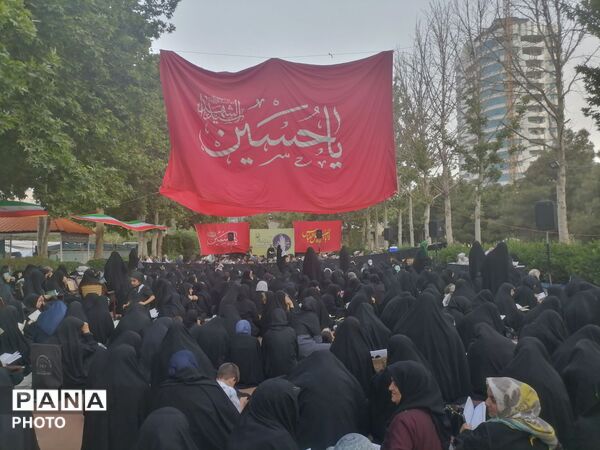 دعای پرفیض عرفه در موسسه جوانان آستان قدس رضوی