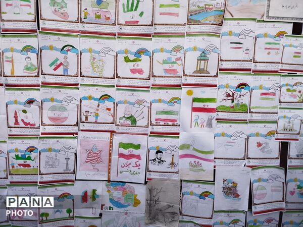 دانش آموزان کرمانی در سوگ «شهدای دبستان شجره طیبه میناب»