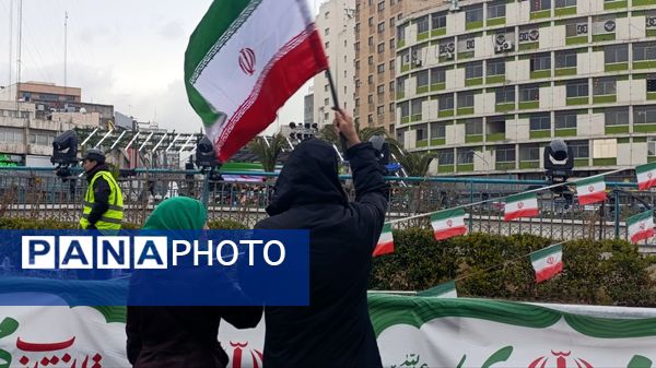 امشب آسمان در خیابان ها مى تابد