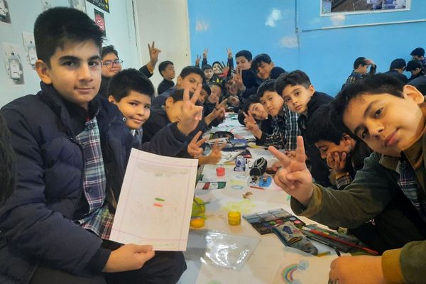 برپایی نمایشگاه دستاوردهای خلاقانه و نقاشی همگانی در دبستان شهید چمران ناحیه دو شهرری 