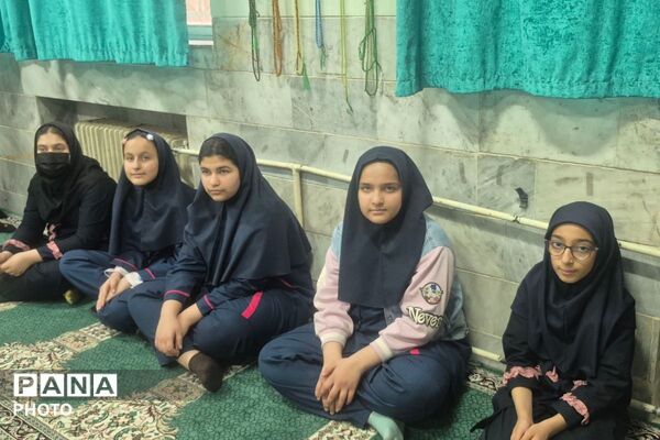 کارگاه آموزشی "هویت دخترانه و  افزایش عزت‌نفس" ویژه دانش‌آموزان پایه ششم دبستان هدی 
