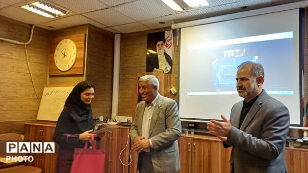 تجلیل از برگزیدگان مسابقات فرهنگی و هنری و پرسش مهر ریاست جمهوری منطقه ۱۶ شهر تهران