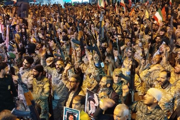 طنین دوباره «لبیک یا خامنه‌ای» در صد و چهل و دومین شب نورآباد 