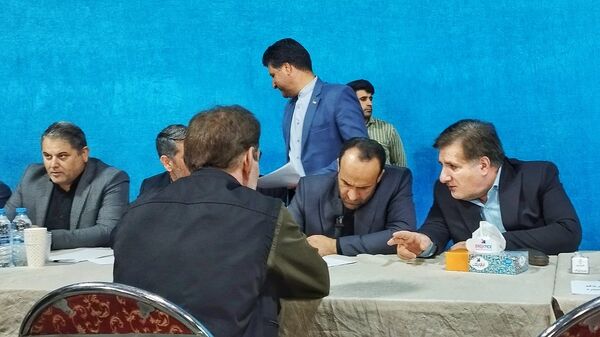 برپایی میز خدمت نماینده مردم اشتهارد در مصلی شهرستان اشتهارد