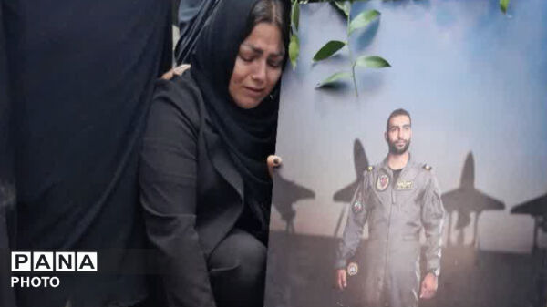 بدرقه قهرمان وطن شهید خلبان محمد بیاتی پیردوستی 
