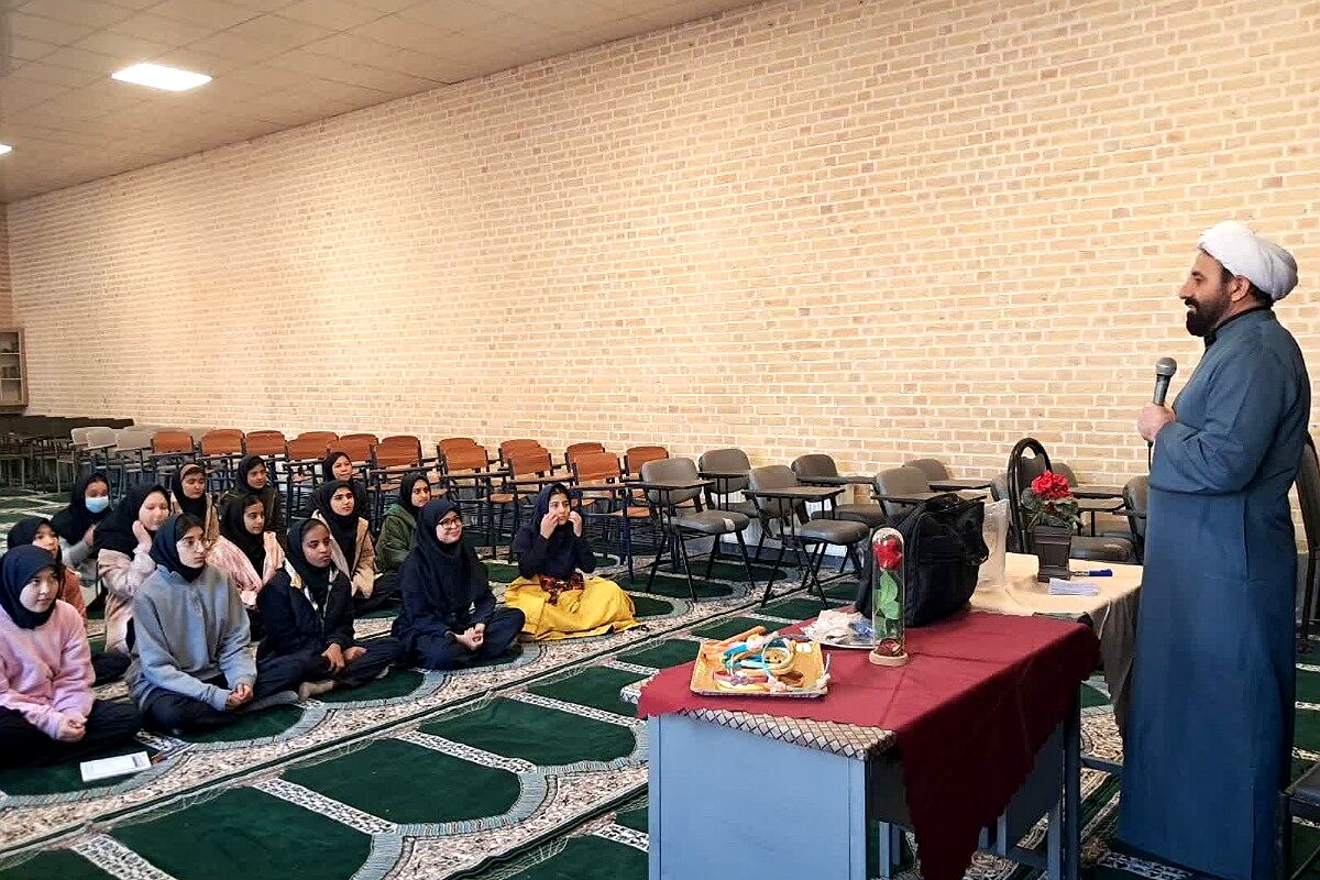 نشست تخصصی نماز در مدارس کهریزک 