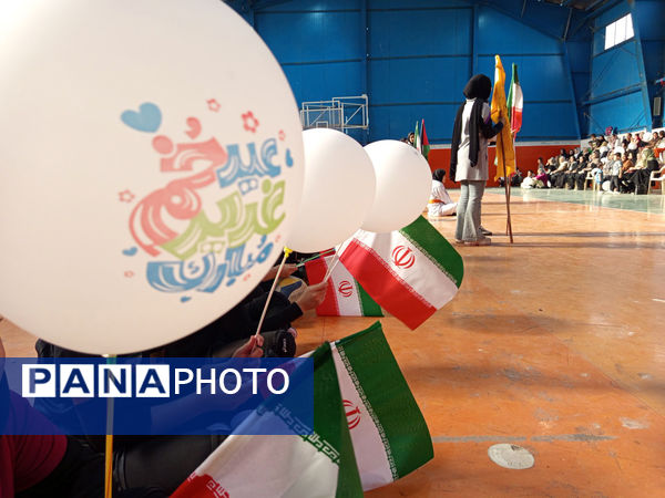 تقدیر از دختران برگزیده مسابقات ورزشی در شهر جعفریه قم