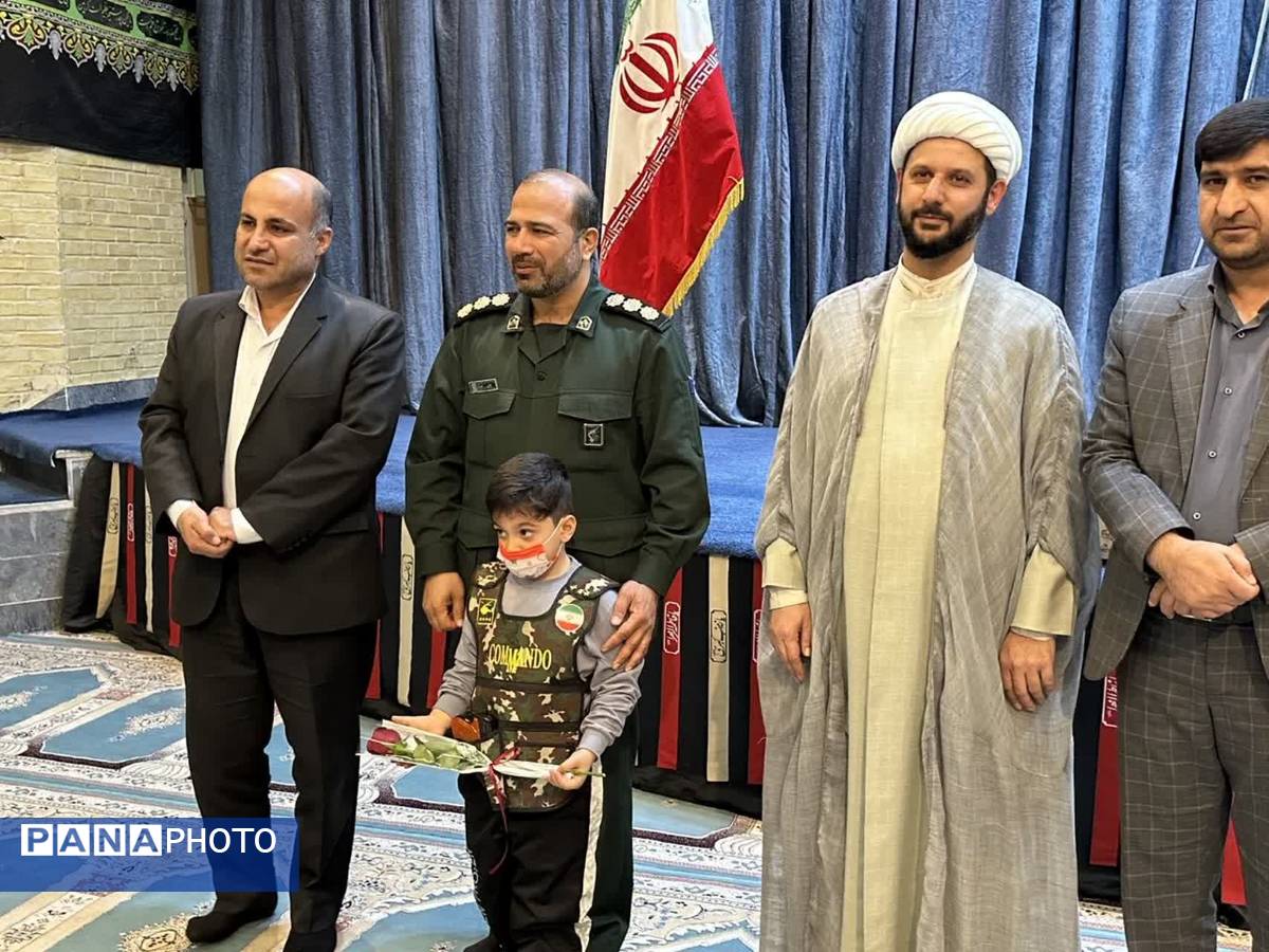 اجتماع پرشور مردم و بسیجیان مومن صفادشت در نماز جمعه 