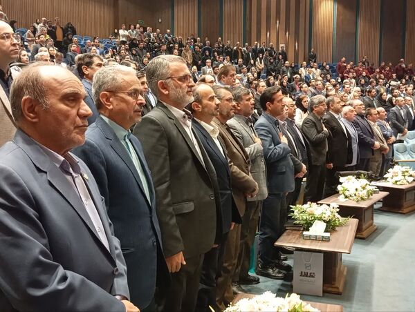 آیین تجلیل از واحدهای نمونه استاندارد و سفیران دانش‌آموزی استاندارد