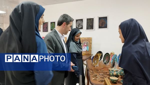 نمایشگاه دستاوردهای هنرجویان هنرستان شیخ محمد بلیغ و معرفت در شهرستان فیروزکوه