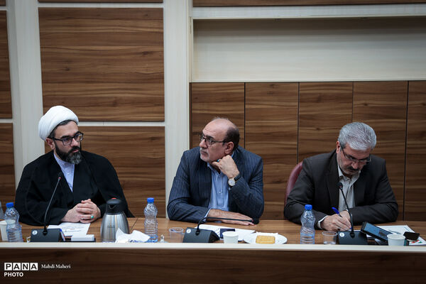  نخستین جلسه ستاد مرکزی بزرگداشت دولتمردان شهید
