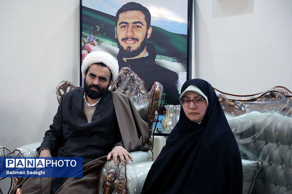 دیدار معاون پرورشی و فرهنگی وزارت آموزش و پرورش با خانواده شهید آرمان علی‌وردی