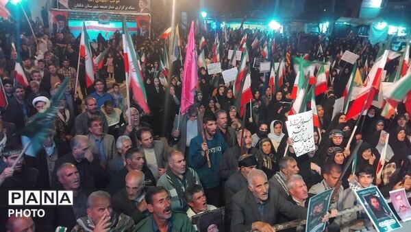 نورآباد میزبان هفتاد و چهارمین موج تجمعات بیعت با رهبری 