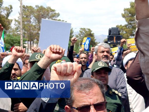 مشت هایی که انتقام را صدا می‌زند 