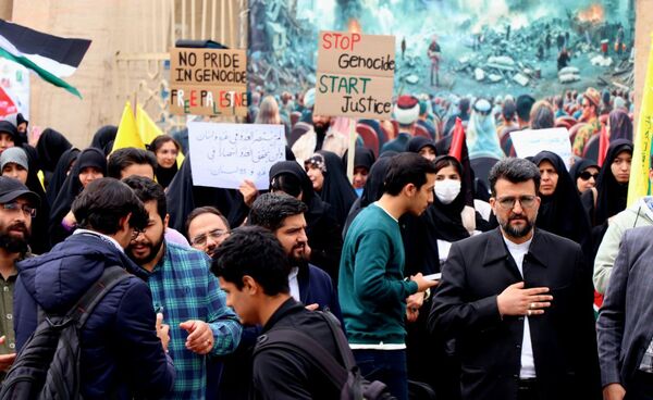 غرش خشم انقلابی دانشجویان دانشگاه آزاد مشهد علیه صهیونیسم و فریاد همبستگی با غزه