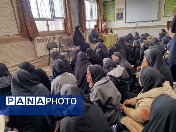 جلسه پرسش و پاسخ اتفاقات اخیر در مدرسه شهید محمد آسوده خلیل آباد