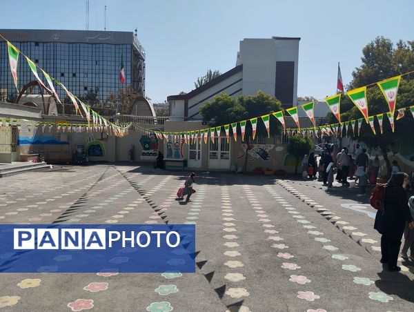 اغاز سال تحصیلی در دبستان دخترانه ربابه اکبرزاده
