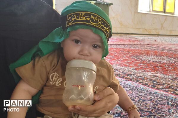 حضور مادران و نوزادان شش ماهه در همایش شیرخوارگان حسینی