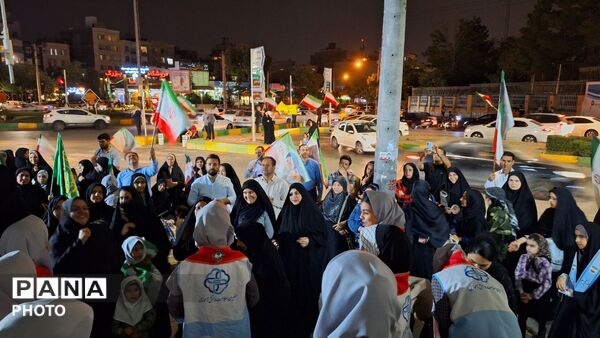 سفیران سلامت ناحیه شش در میدان دانشجو گرد هم آمدند