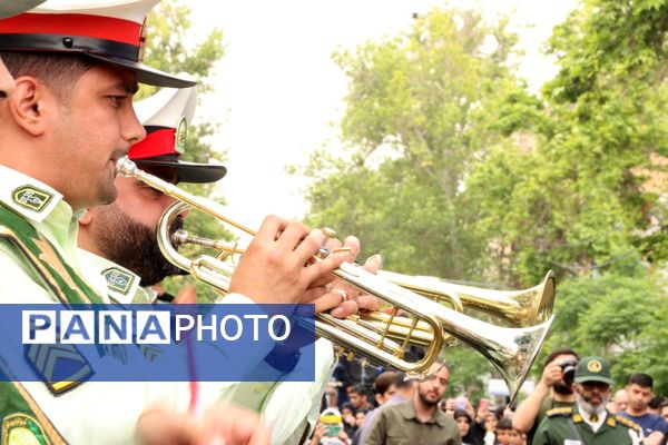 مراسم تشییع پیکر معلم شهید حجت‌الله یوسفیه با حضور باشکوه مردم شهرستان ورامین 